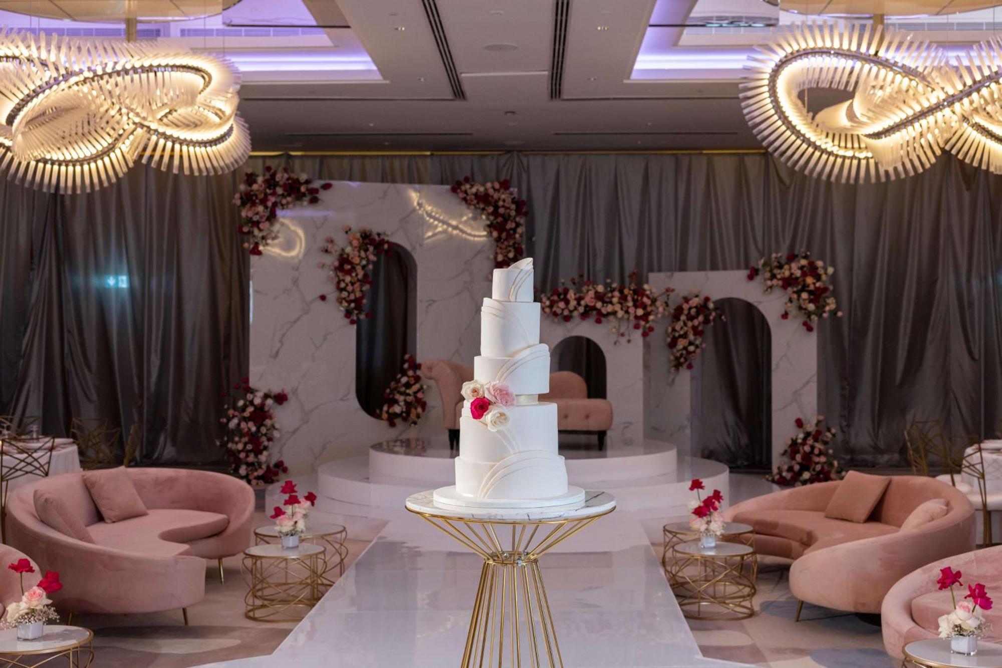 Hilton Dubai Palm Jumeirah Hotel Exterior foto A wedding cake