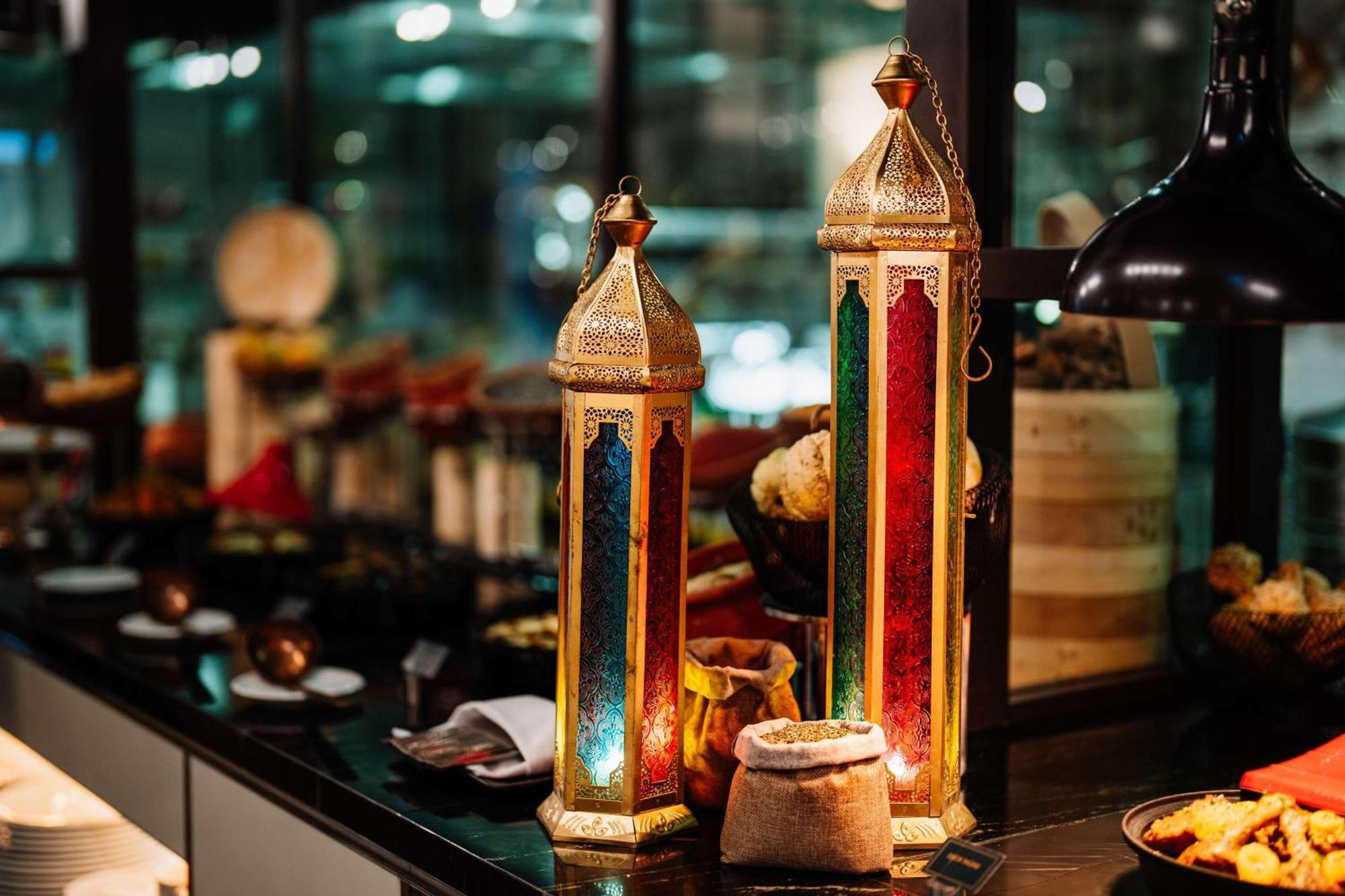 Hilton Dubai Palm Jumeirah Hotel Exterior foto A pair of Moroccan lanterns