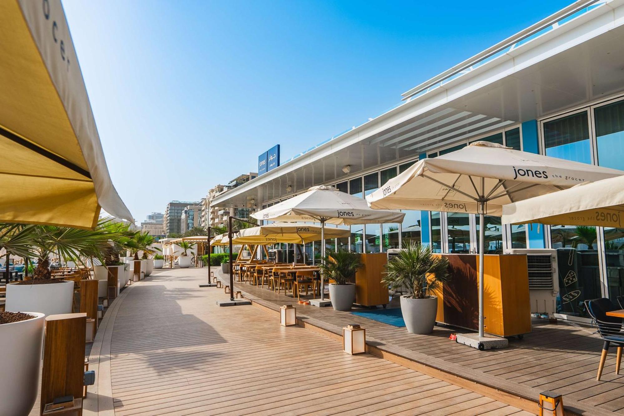 Hilton Dubai Palm Jumeirah Hotel Exterior foto The Village